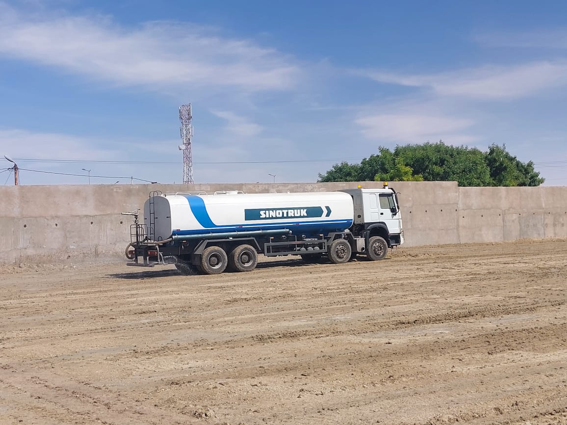 Camion-citerne eau